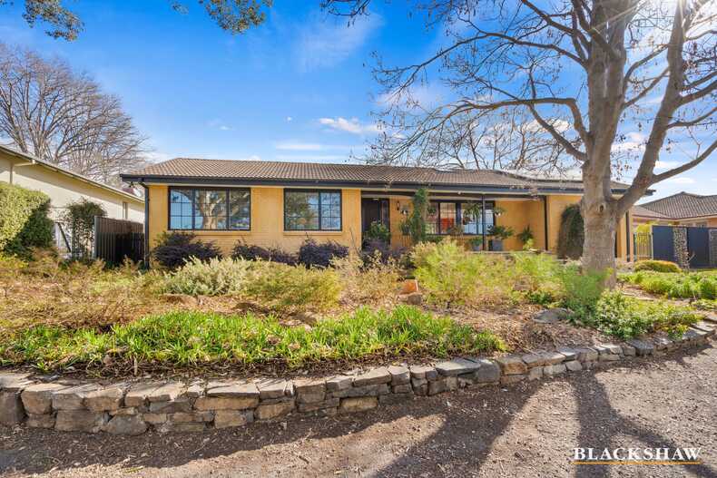 15 Fossey Street Holder