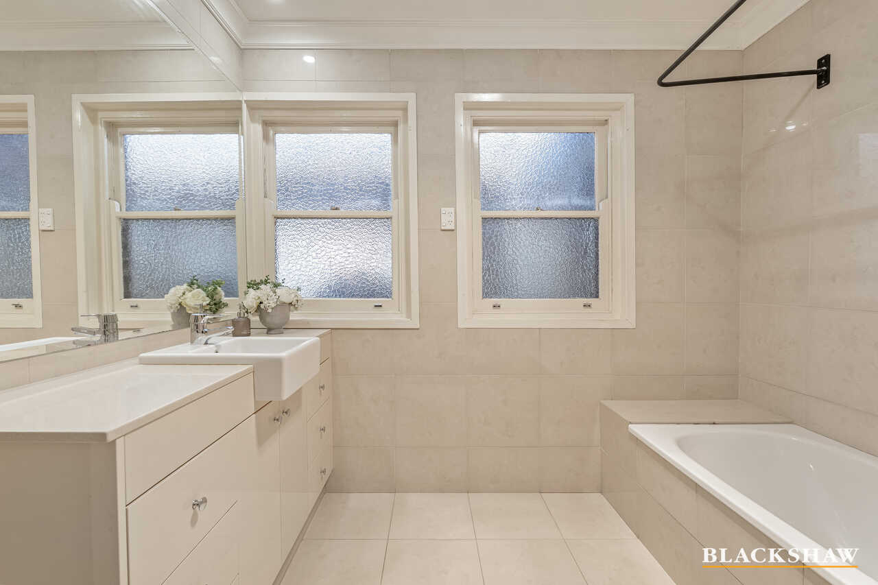 20 Bannister Gardens Griffith