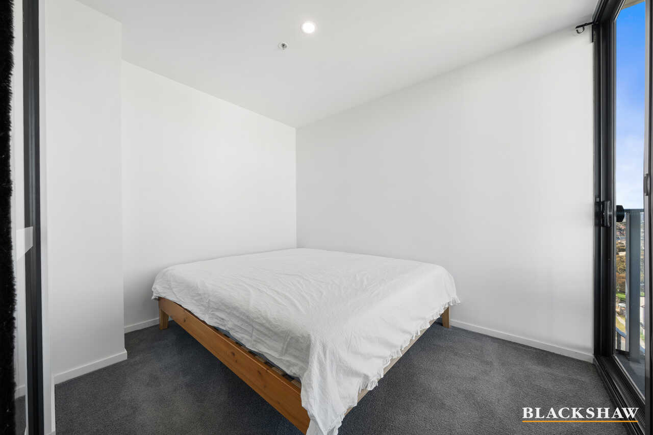 901/90 Swain Street Gungahlin