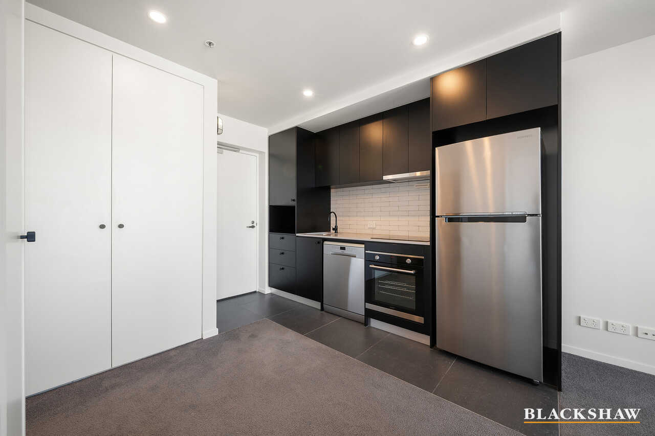 901/90 Swain Street Gungahlin