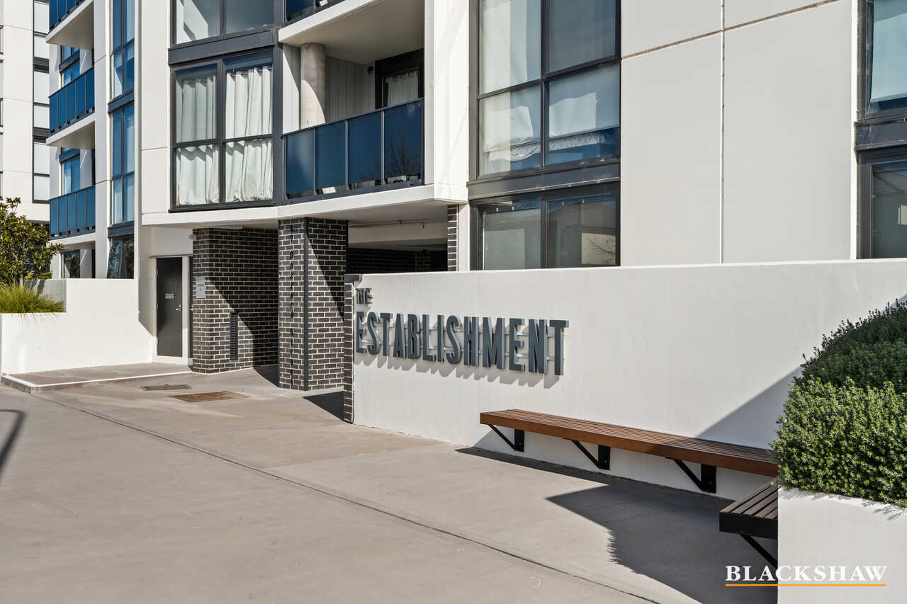901/90 Swain Street Gungahlin
