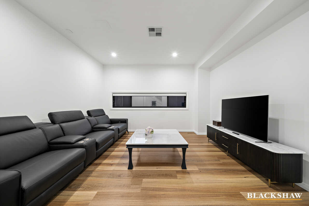 3 Lois Simpson Crescent Whitlam