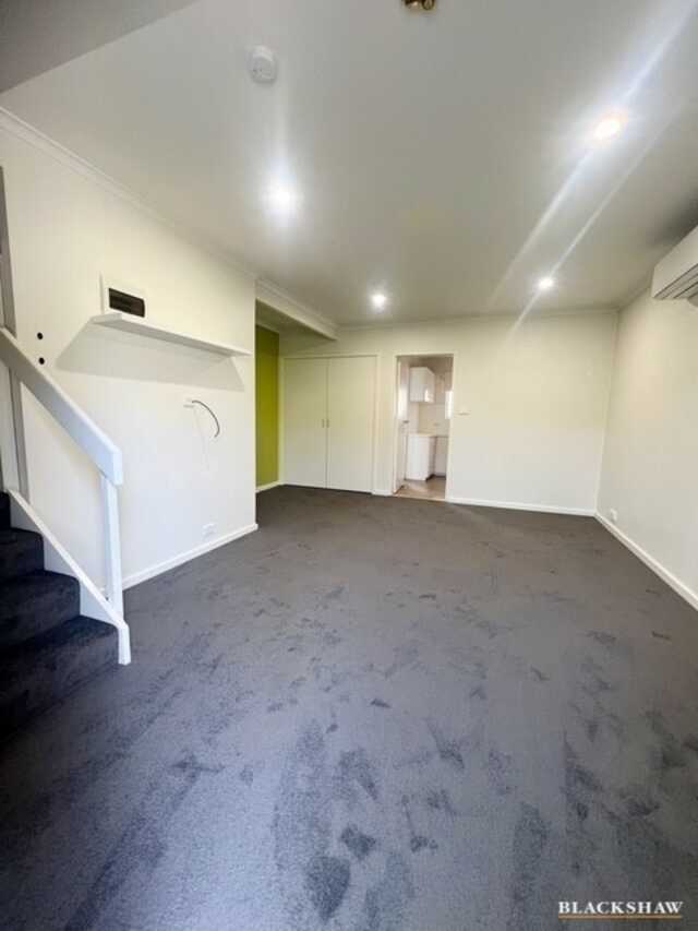 2/21 Morton Street Queanbeyan