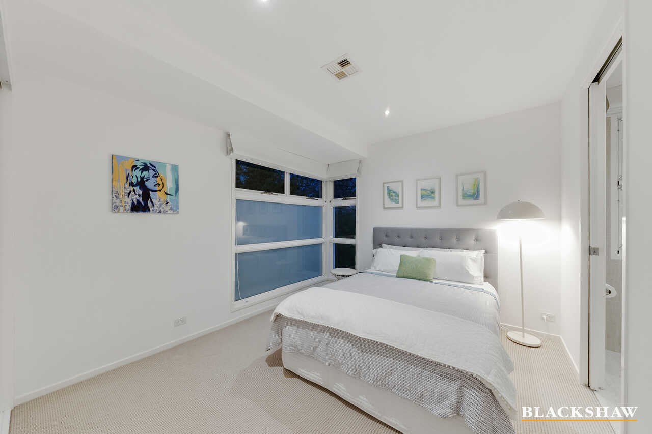 15 Wells Gardens Griffith