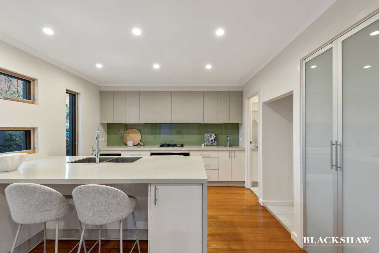 4 Abbott Street Yarralumla