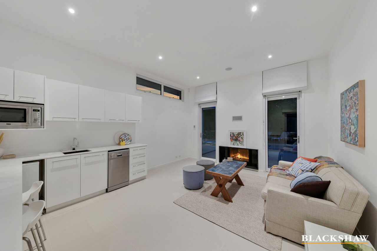 15 Wells Gardens Griffith