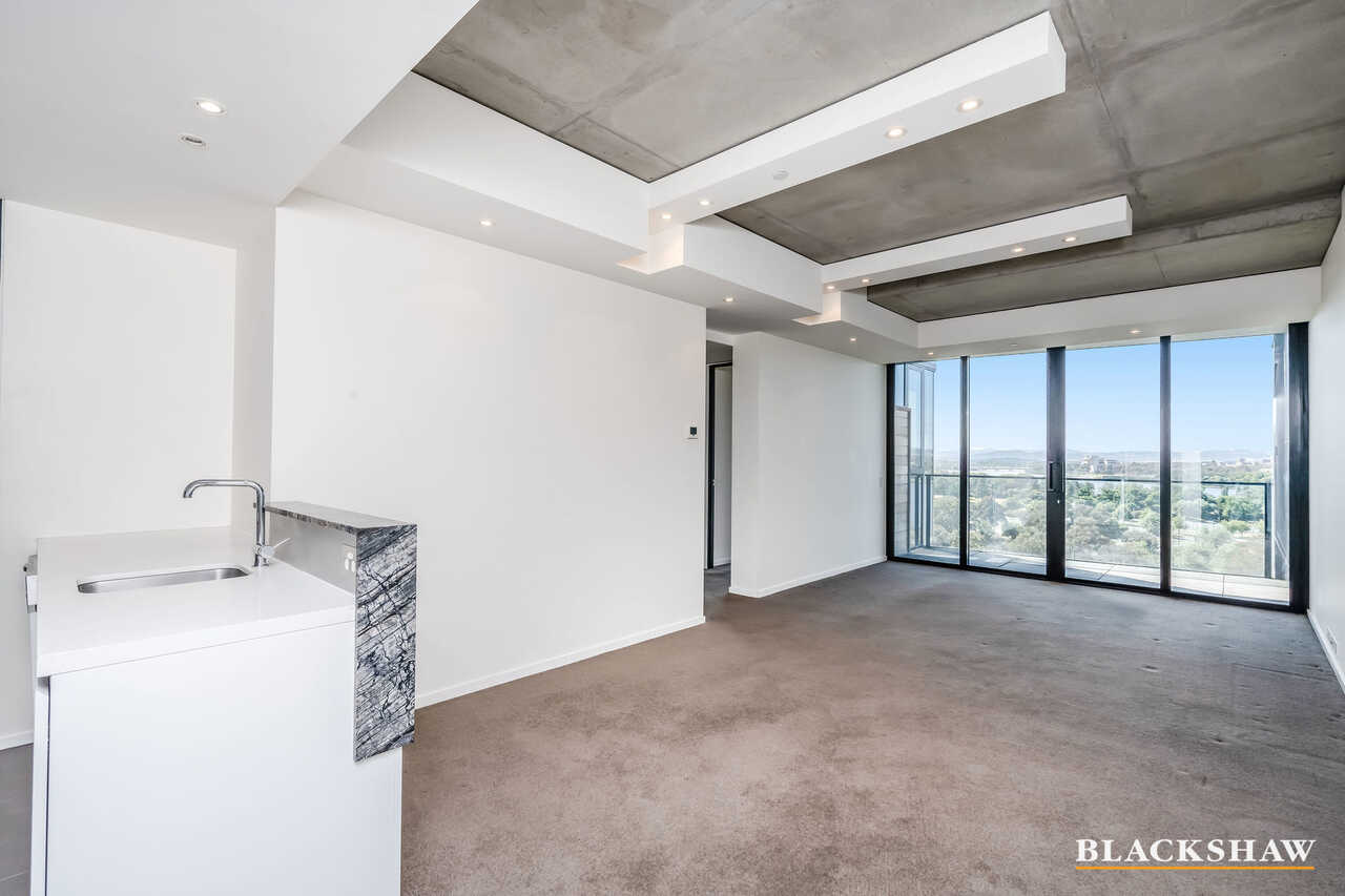 1001/19 Marcus Clarke Street City
