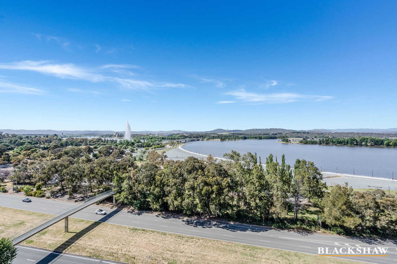 1001/19 Marcus Clarke Street City
