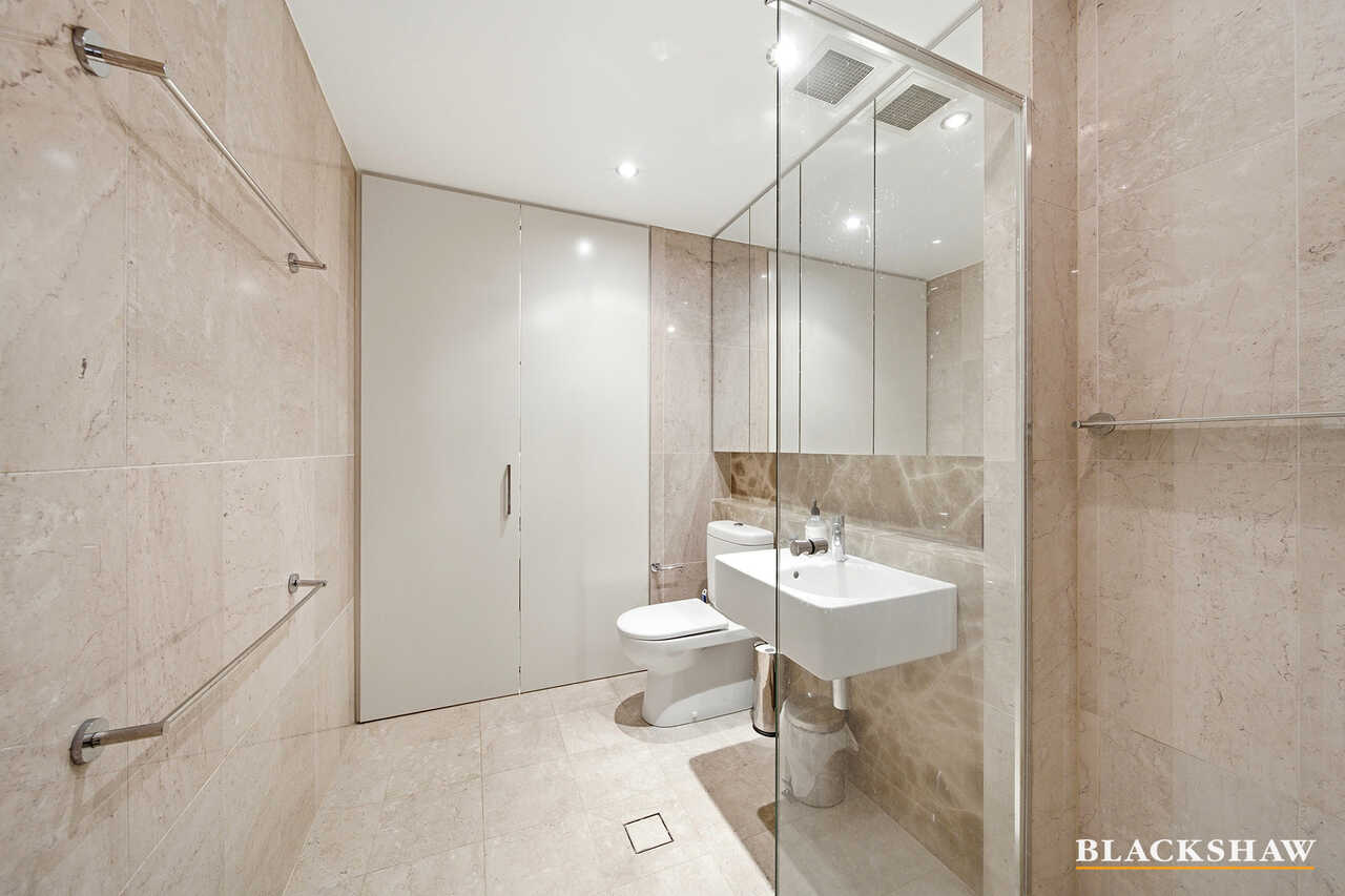 77/15 Coranderrk Street City
