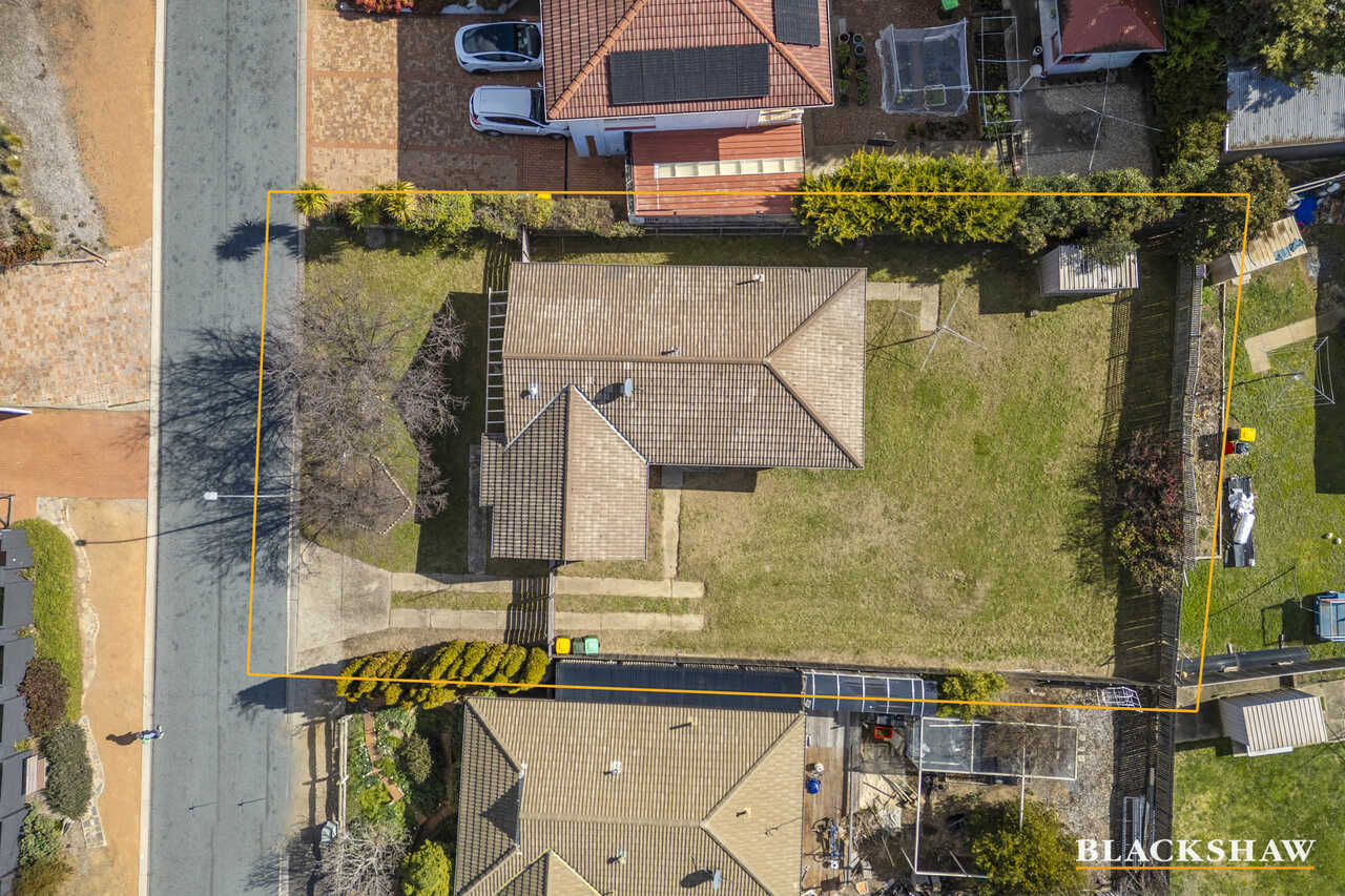 3 Fairweather Circuit Lyneham