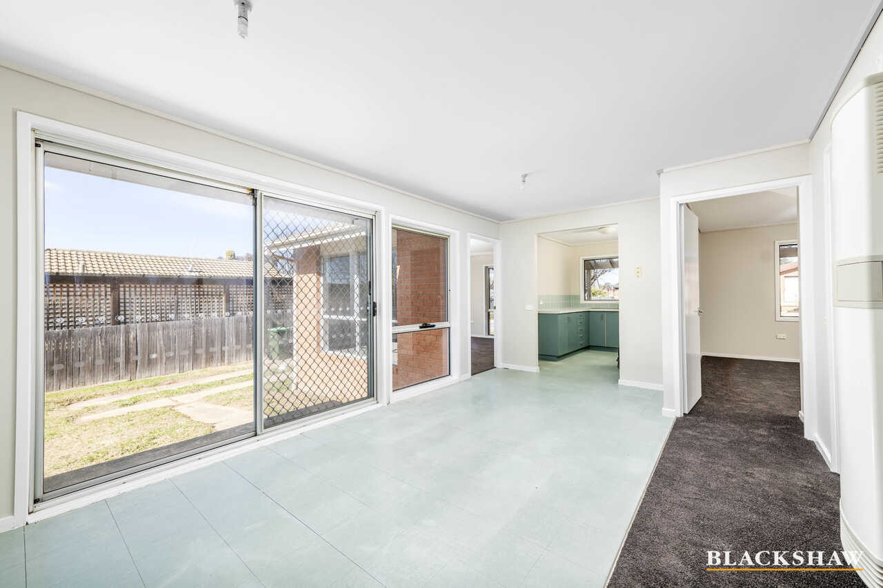 3 Fairweather Circuit Lyneham