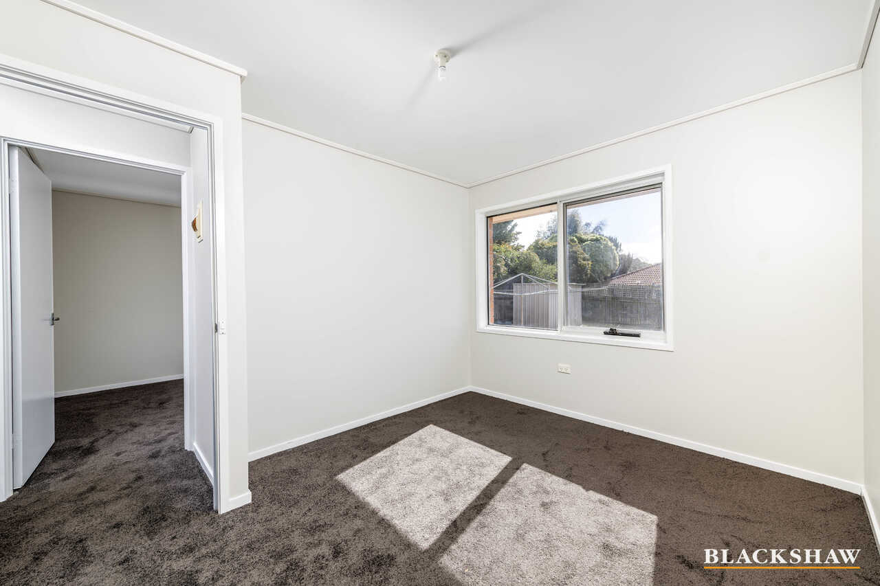 3 Fairweather Circuit Lyneham