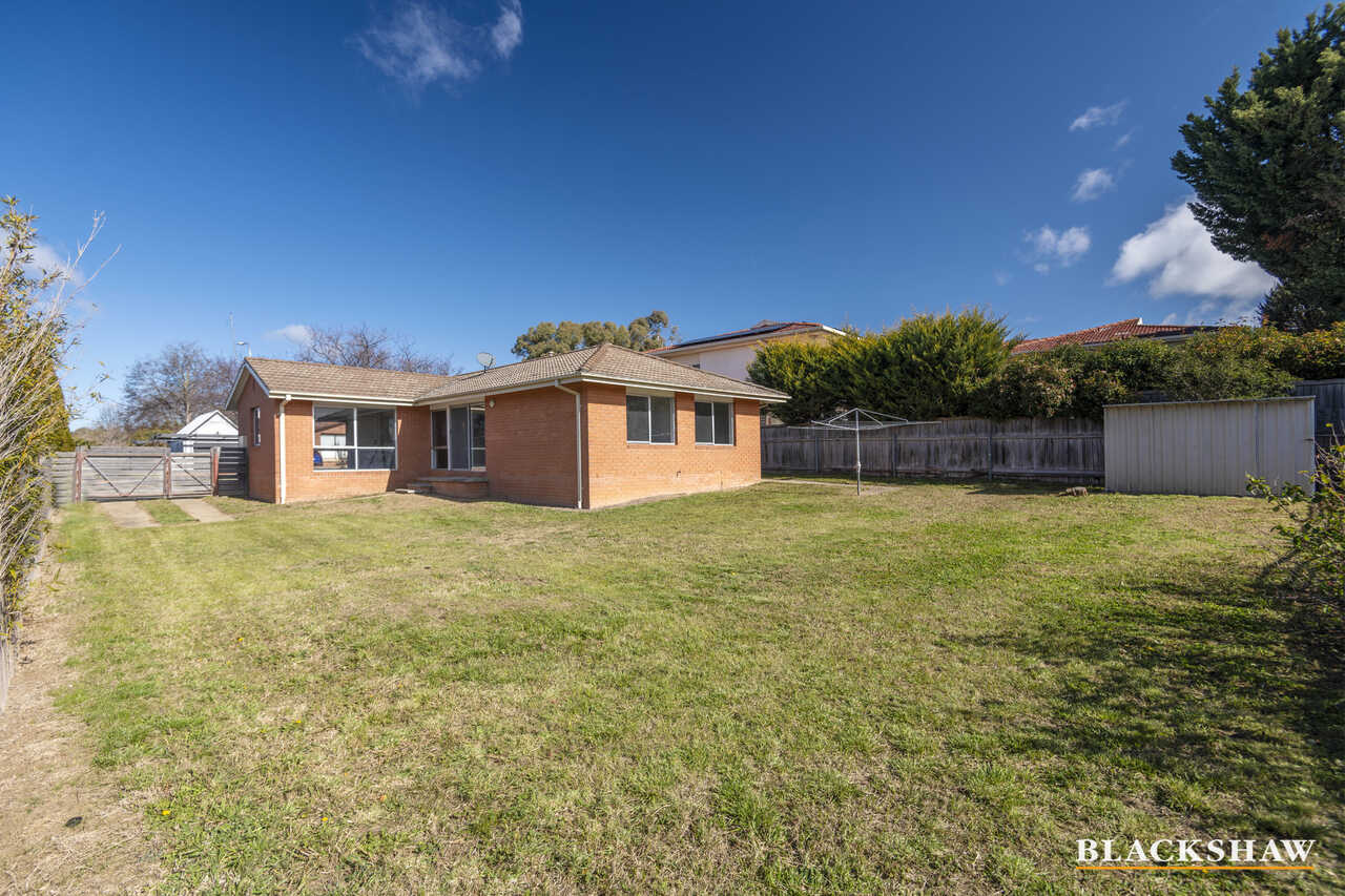 3 Fairweather Circuit Lyneham