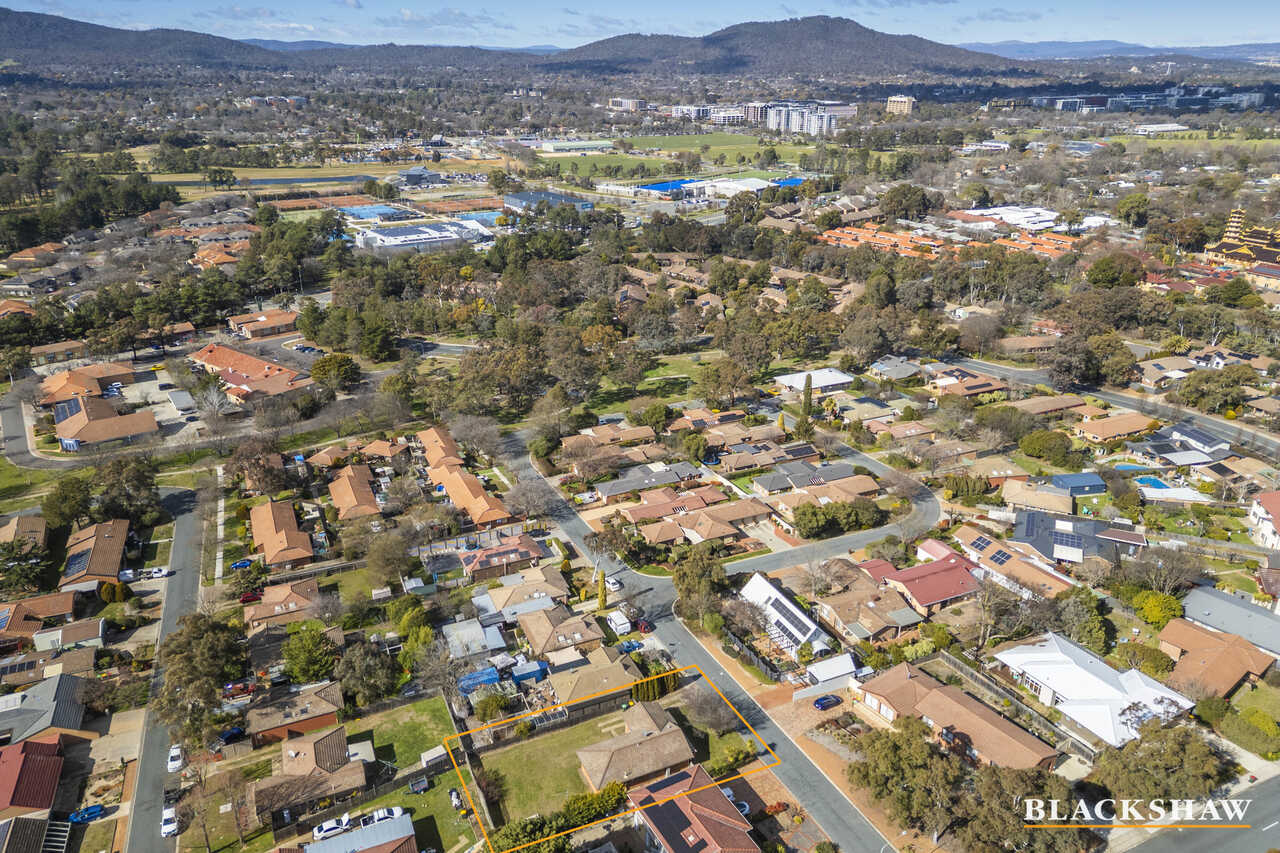 3 Fairweather Circuit Lyneham