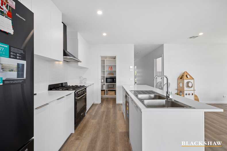 60 Erskine Loop Googong
