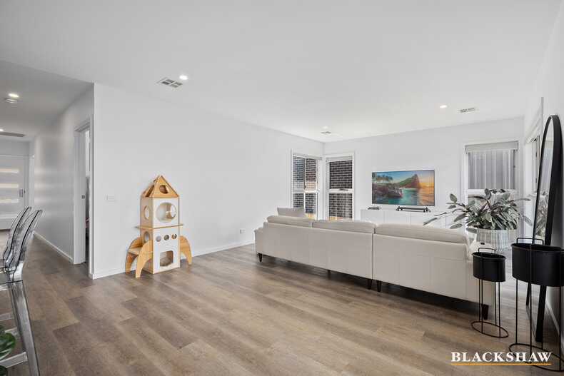 60 Erskine Loop Googong