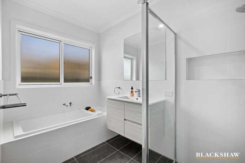 60 Erskine Loop Googong