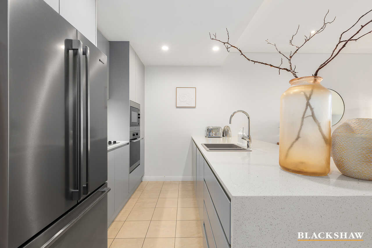 71/22 Eyre Street Kingston