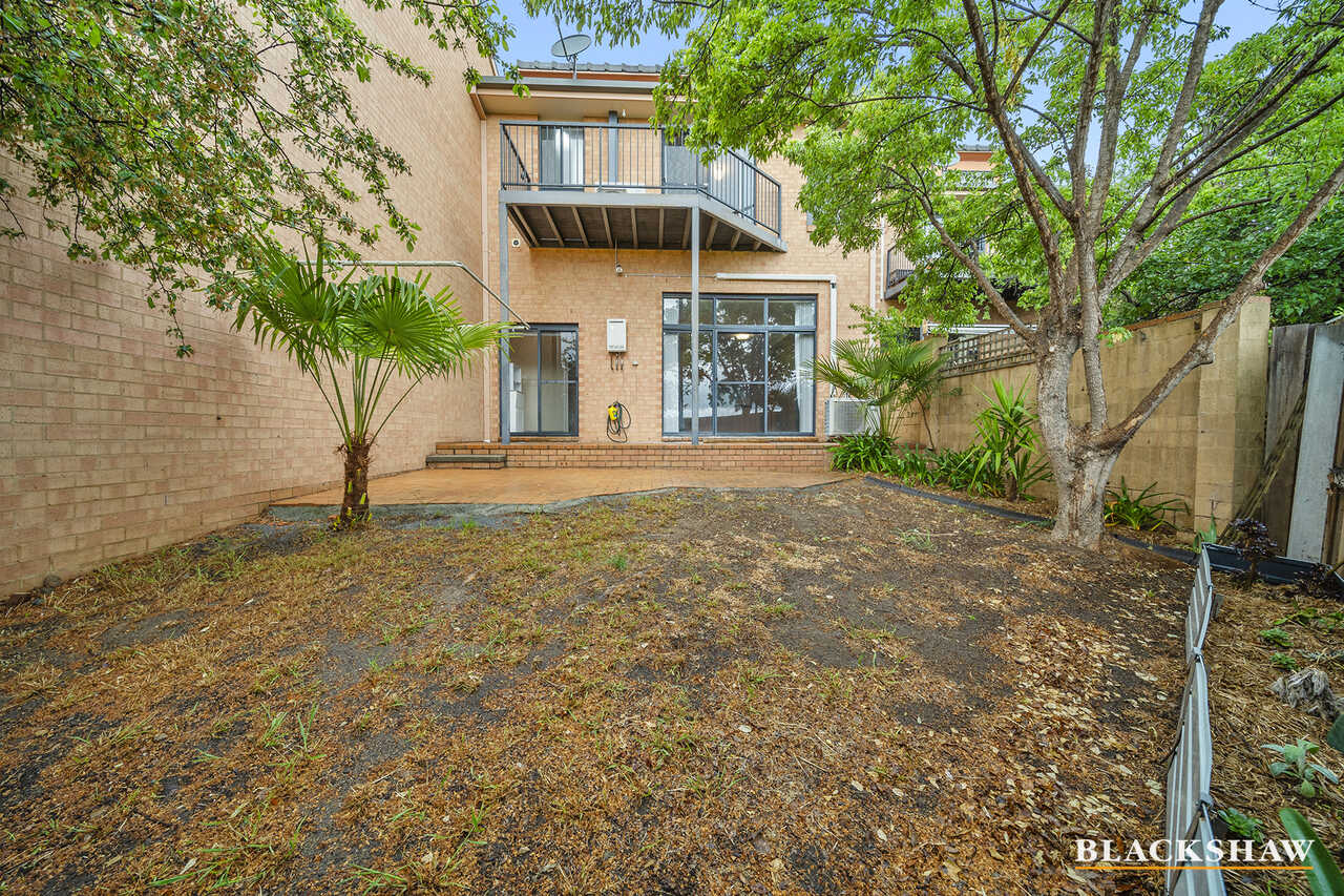 11/32 Doeberl Place Queanbeyan