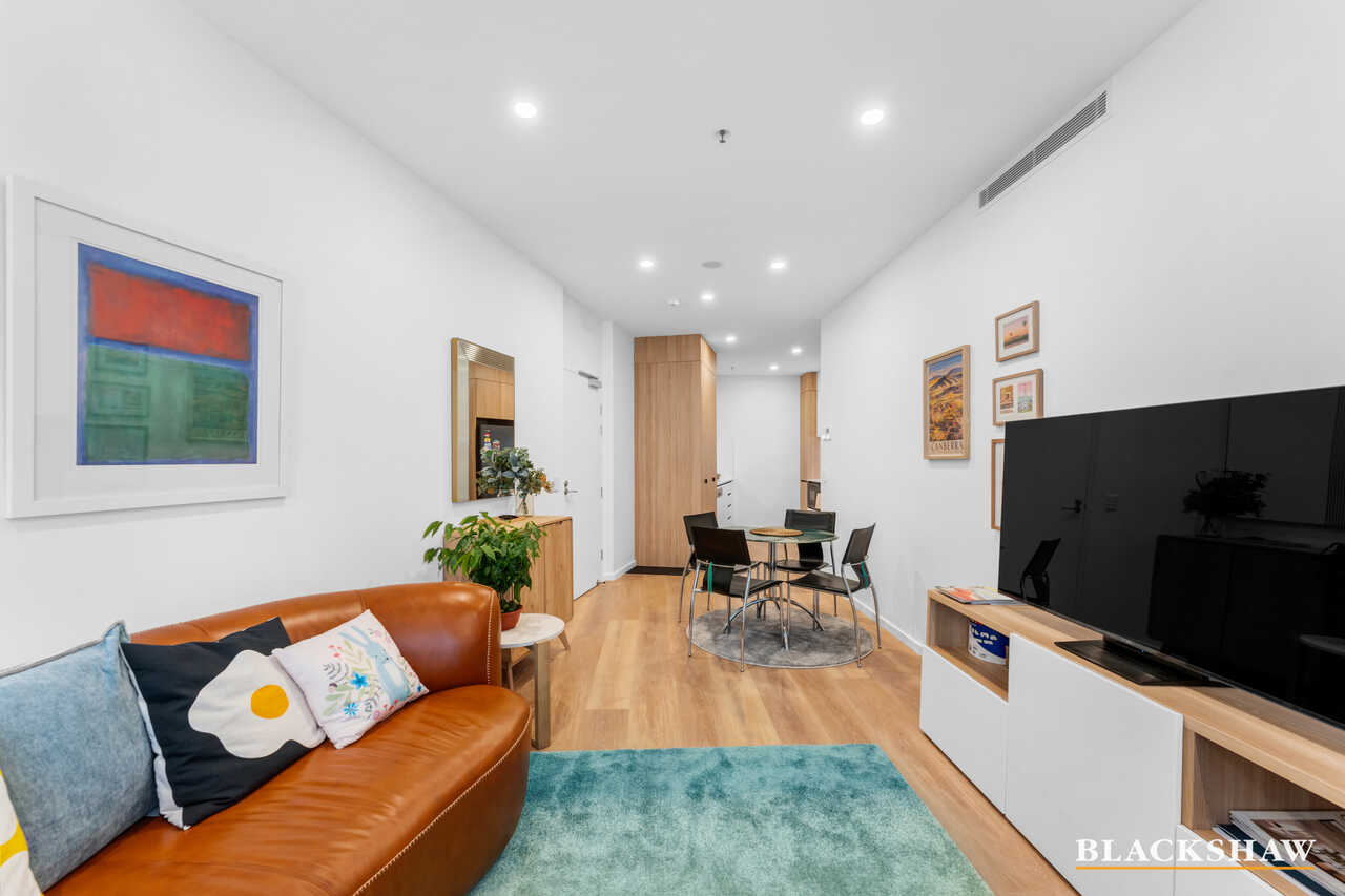 212/21 Captain Cook Crescent Griffith