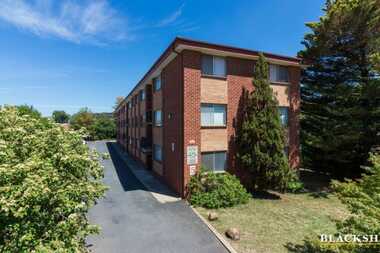 13/5  Young Street Queanbeyan
