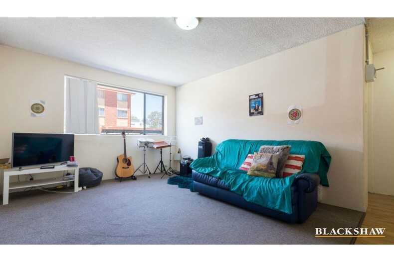 13/5  Young Street Queanbeyan