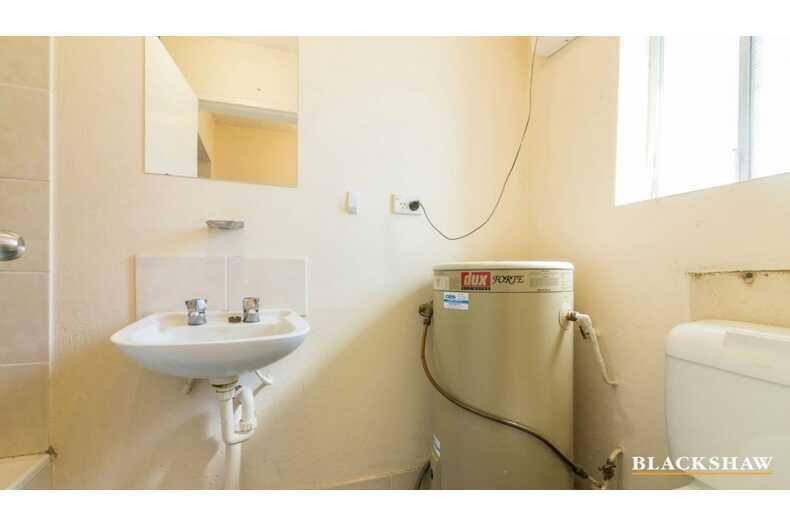 13/5  Young Street Queanbeyan