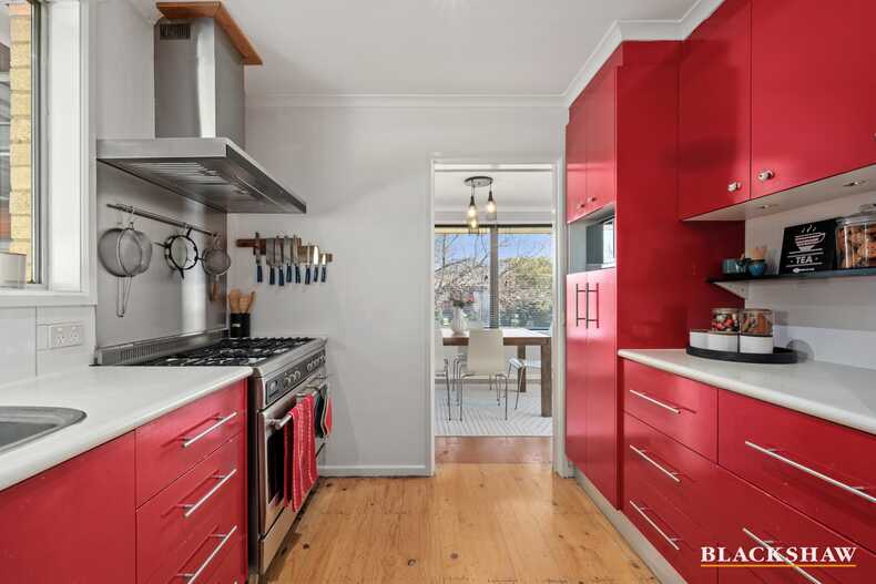 7 Lindrum Crescent Holt 7 Lindrum Crescent Holt