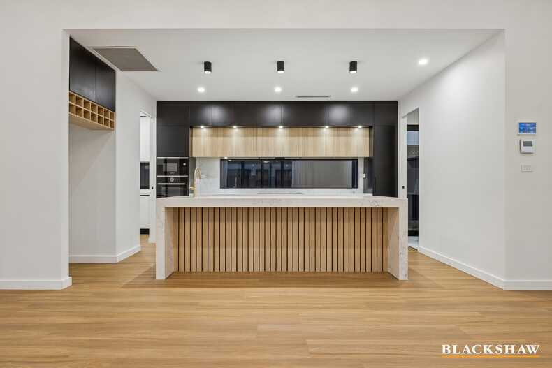 31 Maymuru Way Whitlam