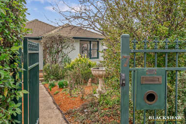 7 Tallara Parkway Narrabundah