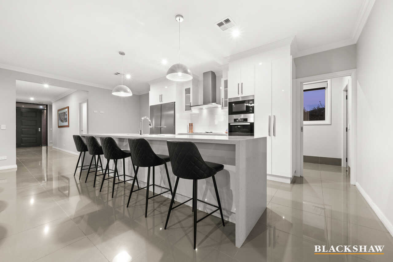 6 Hamilton Place Jerrabomberra