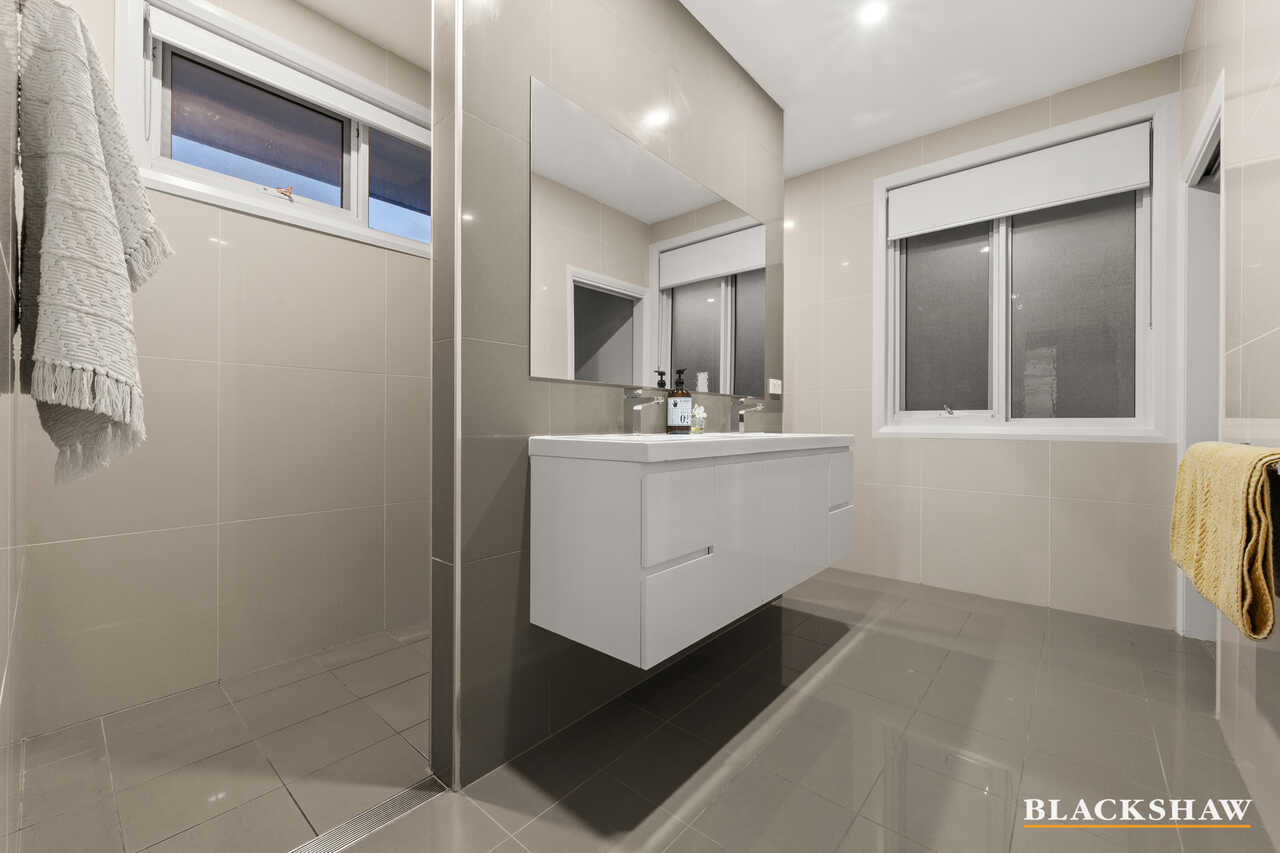 6 Hamilton Place Jerrabomberra