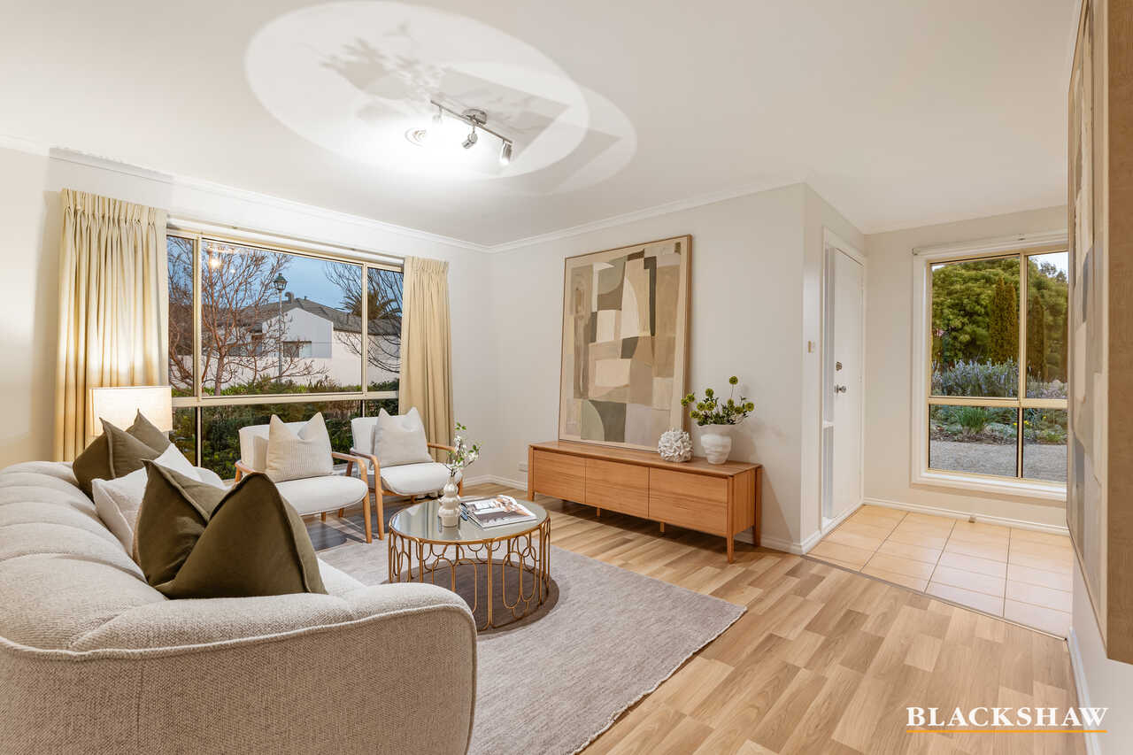 38 Bayside Court Jerrabomberra