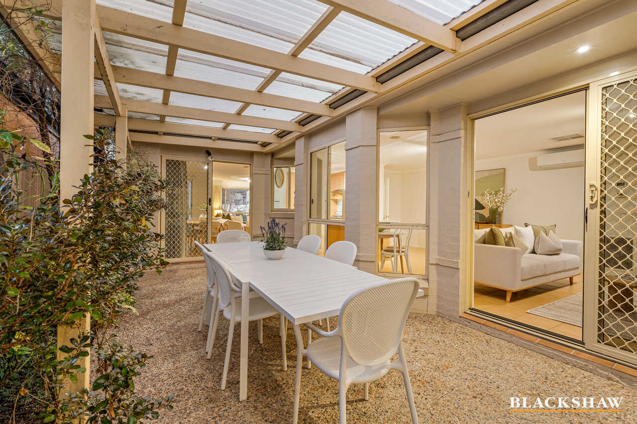 38 Bayside Court Jerrabomberra