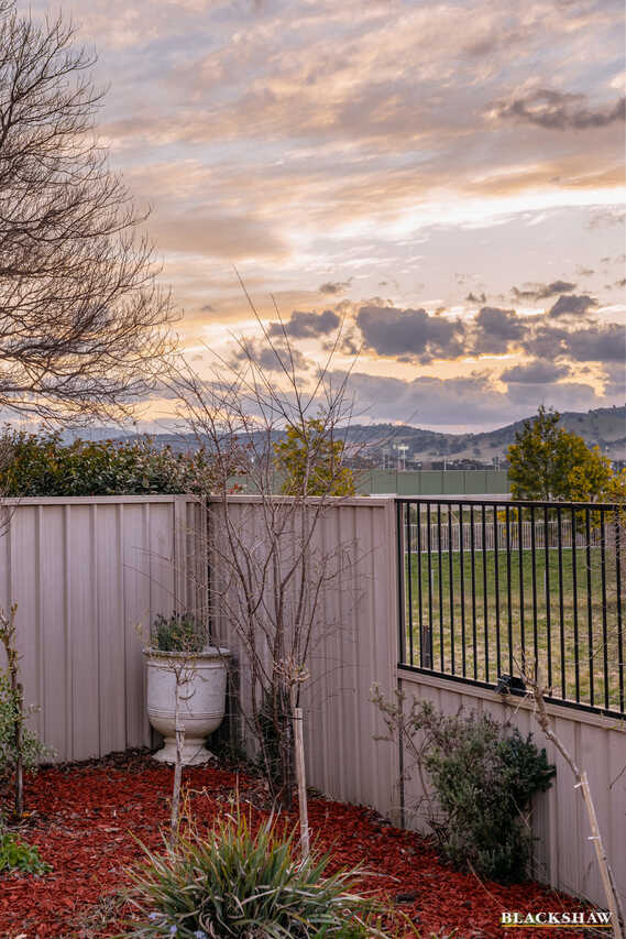 38 Bayside Court Jerrabomberra