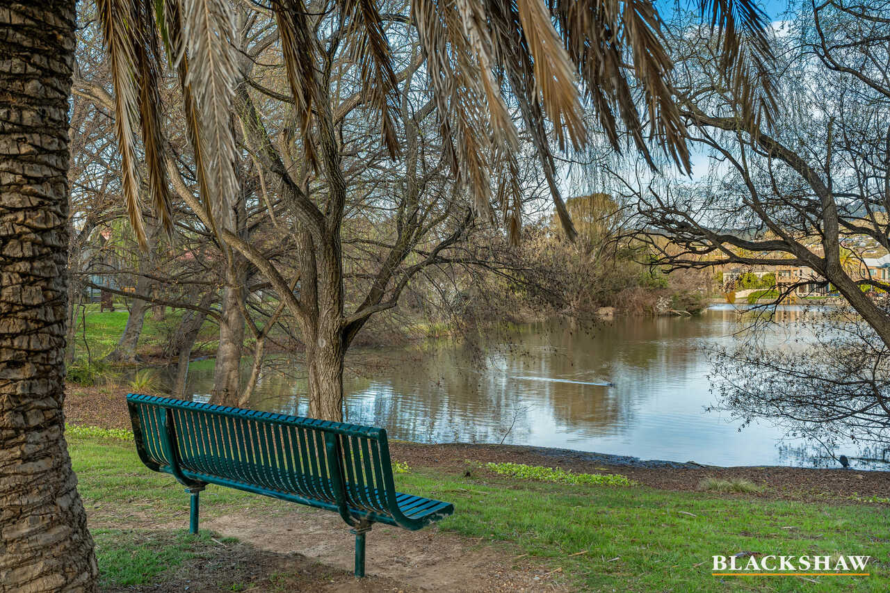 38 Bayside Court Jerrabomberra