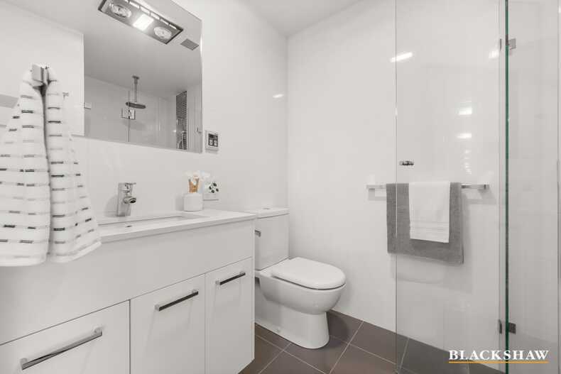 2/139 Blamey Crescent Campbell