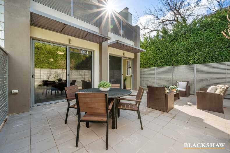 2/139 Blamey Crescent Campbell