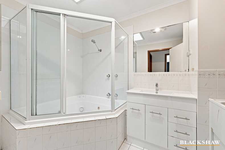 34/158 Starke Street Holt