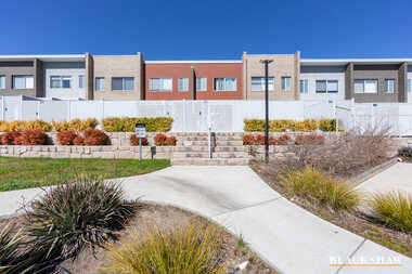 33/96 Arthur Blakeley Way Coombs
