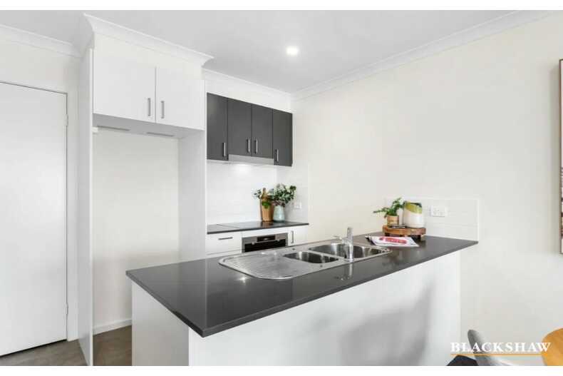 33/96 Arthur Blakeley Way Coombs