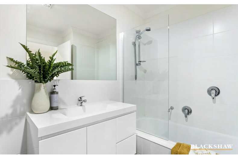 33/96 Arthur Blakeley Way Coombs