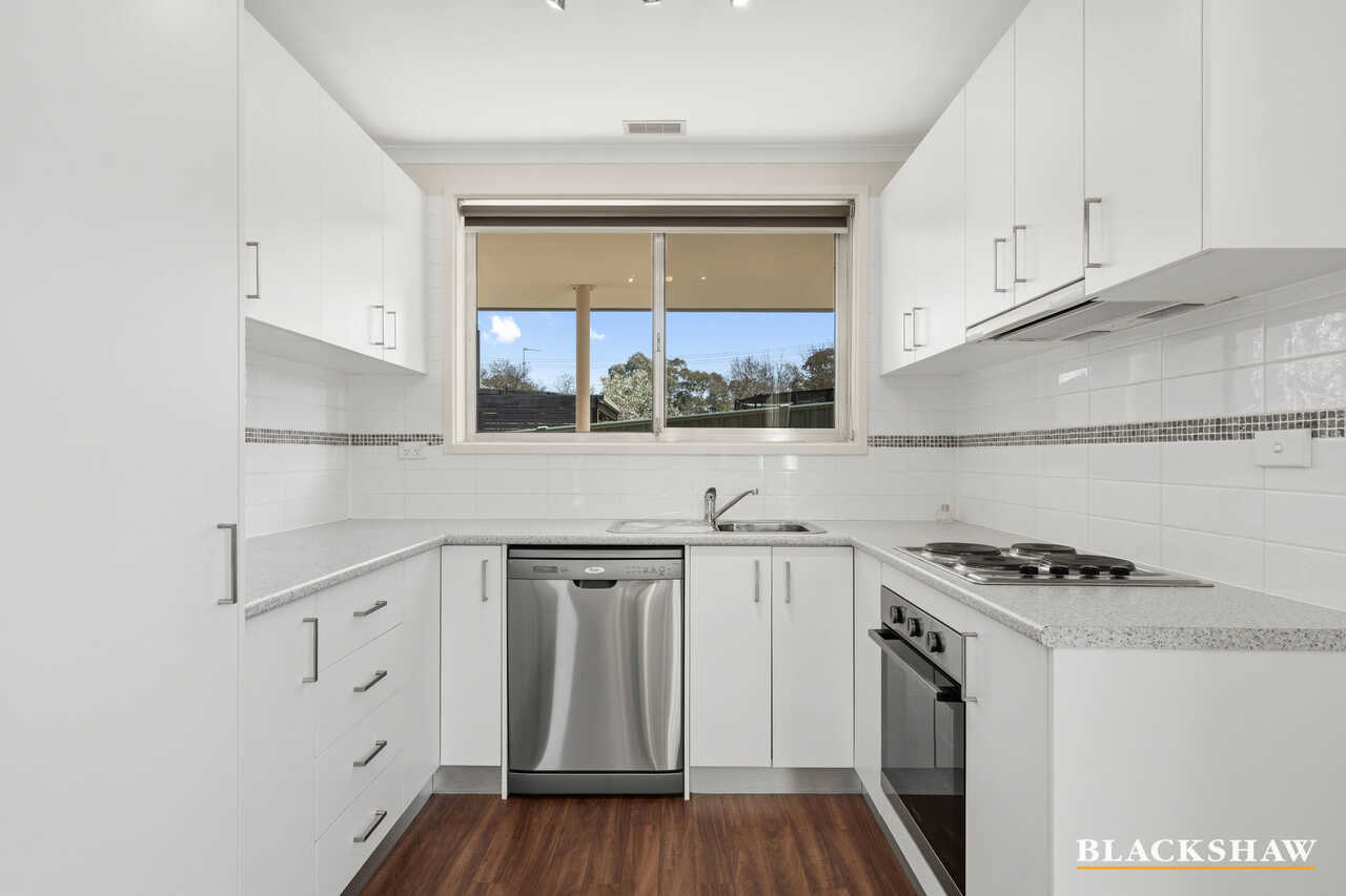2/28 McInnes Street Weston