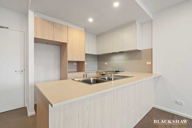 5/170 John Gorton Drive Coombs