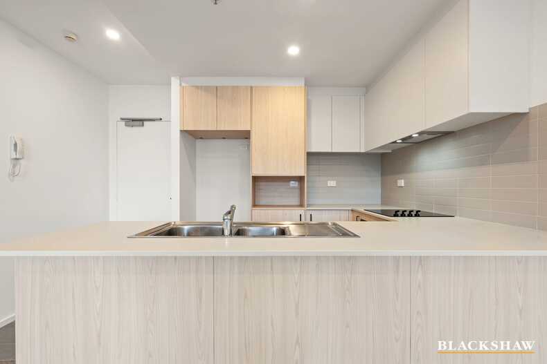 5/170 John Gorton Drive Coombs