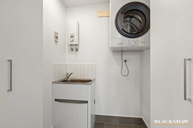 5/170 John Gorton Drive Coombs