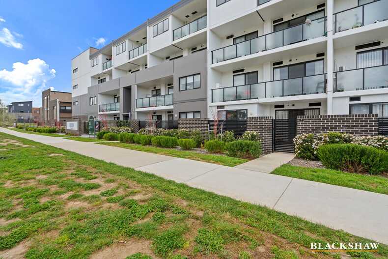5/170 John Gorton Drive Coombs