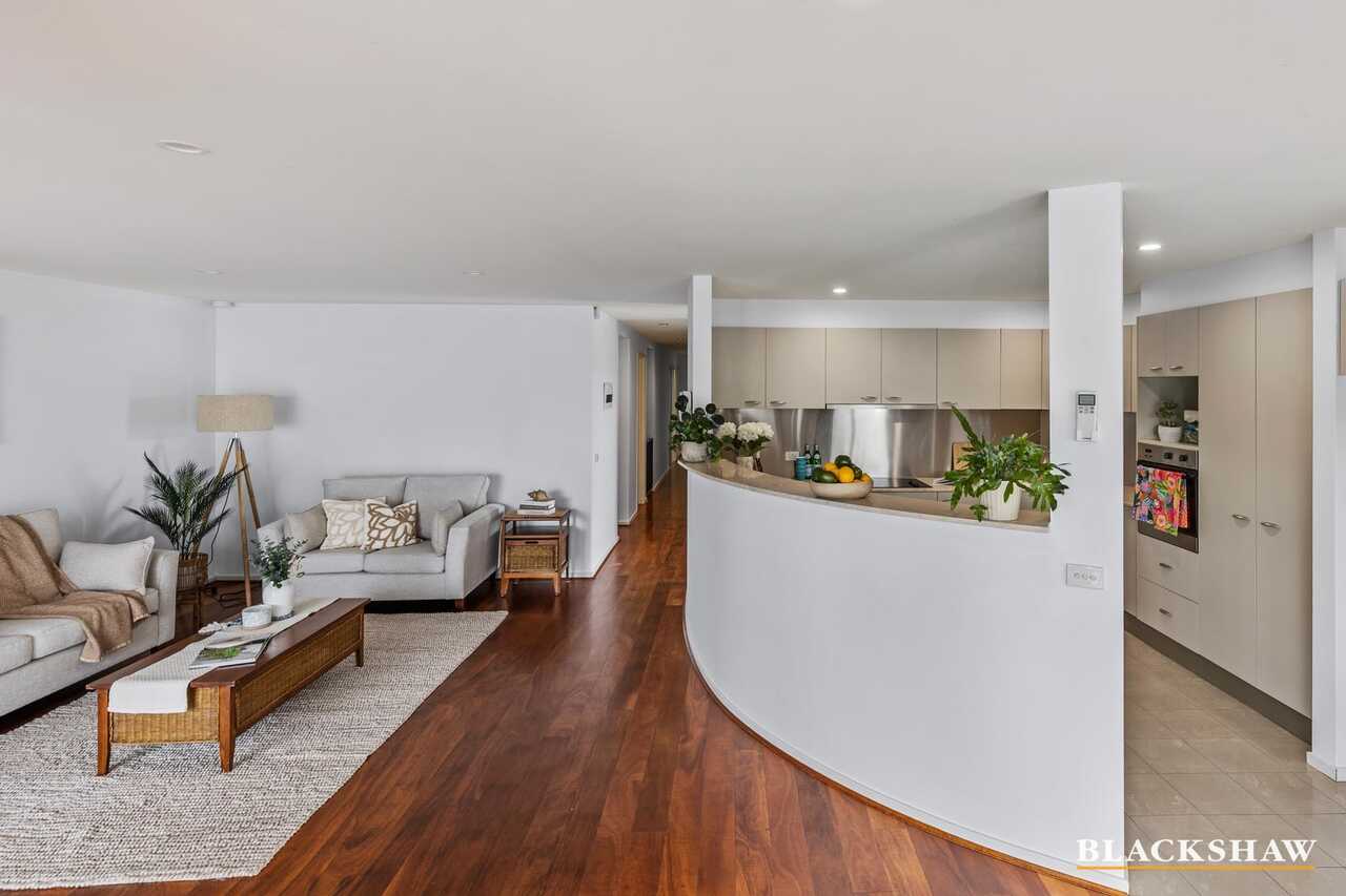 14/5 Crag Road Batehaven