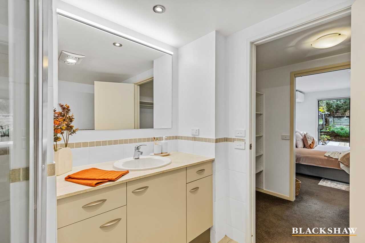 14/5 Crag Road Batehaven