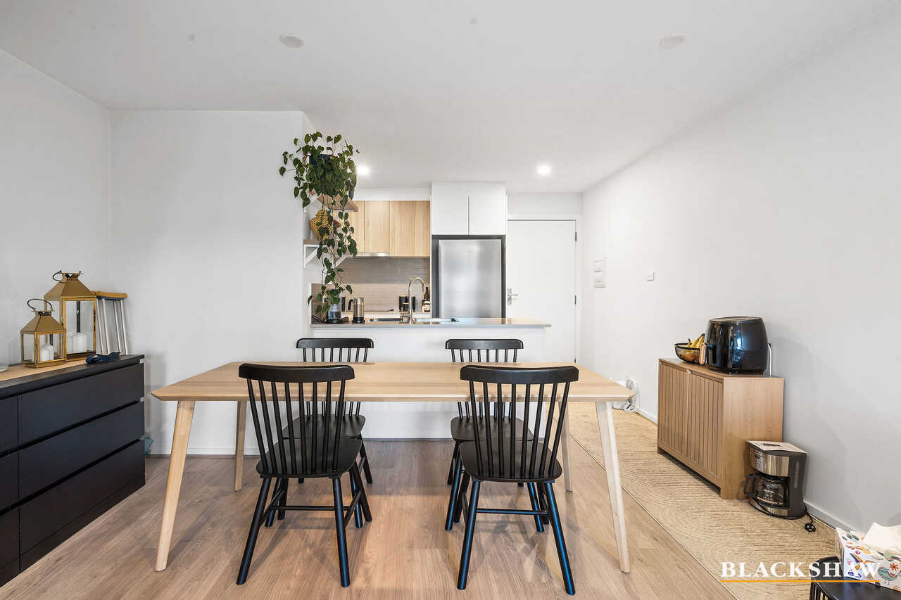 33/40 Pearlman Street Coombs